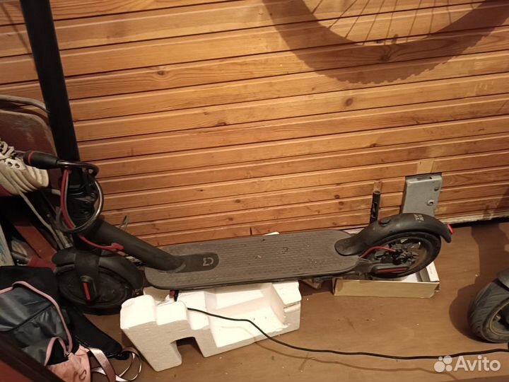 Продам электросамокат Xiaomi m365 б/у