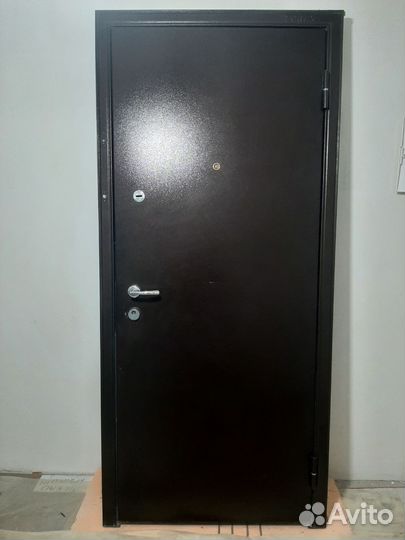 Дверь входная металлическая