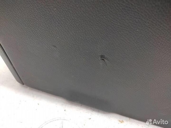 Подлокотник w203 C-class 646.962 09.2005