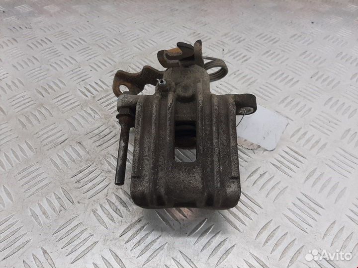 Суппорт задний левый для Audi A4 B5 8E0615423