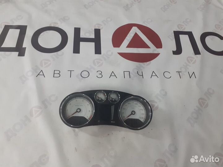 Панель приборов Пежо 308 Peugeot 308