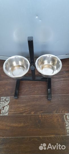 Миска для собак на подставке