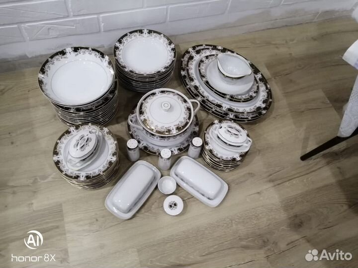 Столовый сервиз новый