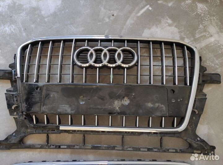 Решетка радиатора Audi Q5 2012