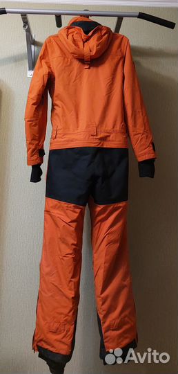 Женский комбинезон для сноуборда