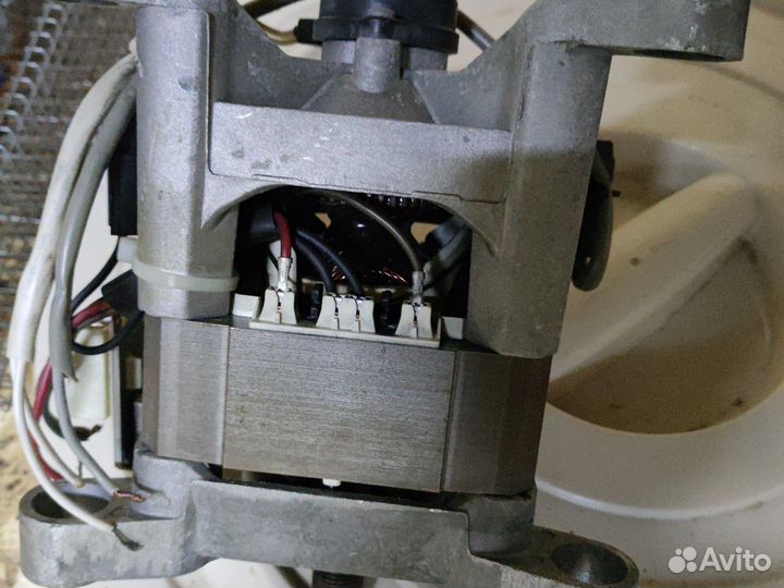 Двигатель от стиральной машины
