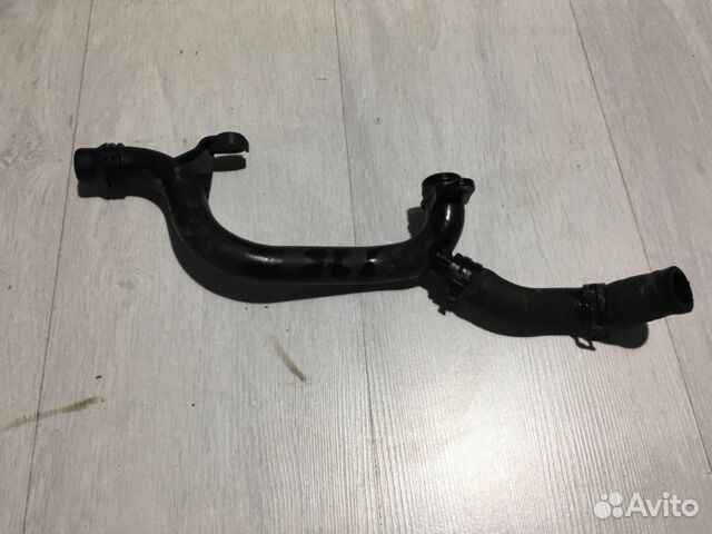 Патрубок системы охлаждения audi A4 b8
