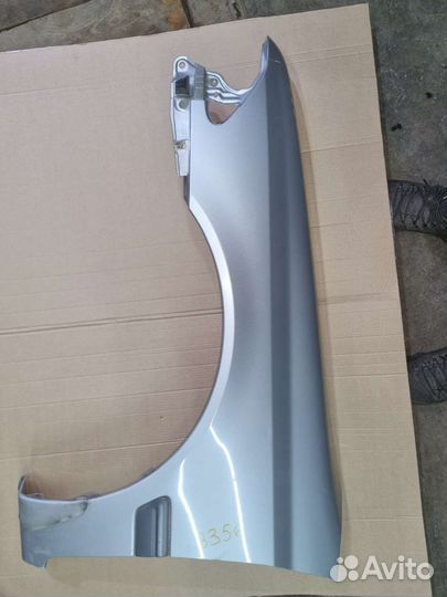 Переднее крыло Toyota carina