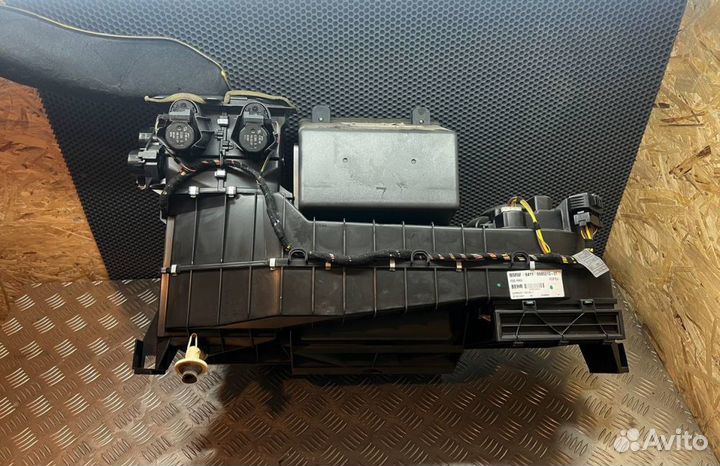 Холодильник BMW 7 E65 E66