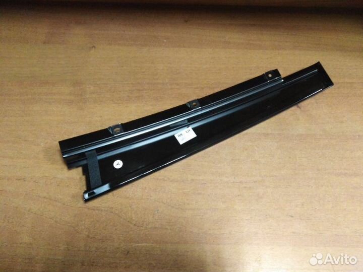 Накладка стойки двери задняя левая Renault