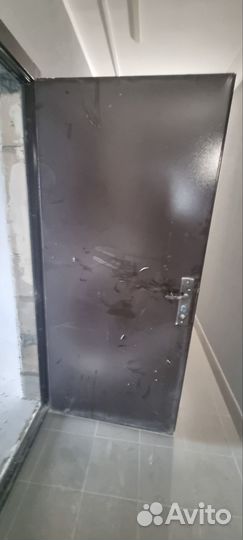 Дверь входная от застройщика