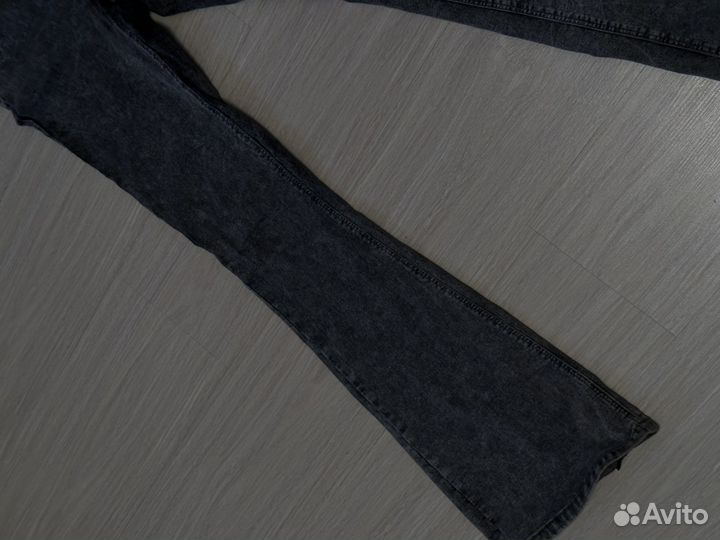 Джинсы клеш