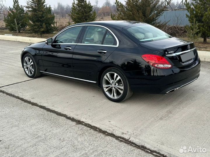 Mercedes-Benz C300 2015г