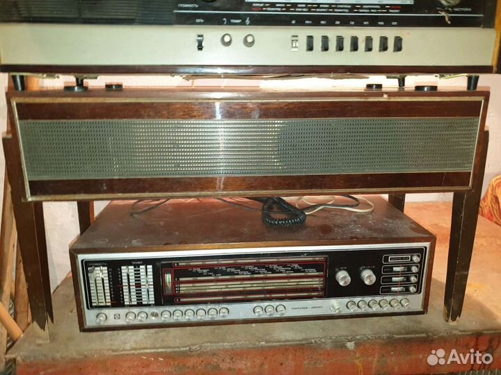 Продаются радиола, колонка столик, усилитель