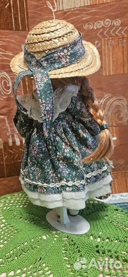 Кукла фарфоровая коллекционная