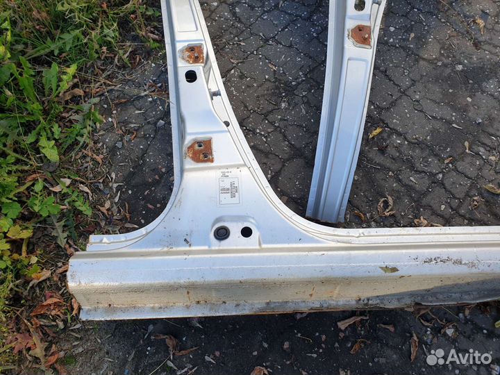 Порог правый Renault Logan Рено Логан