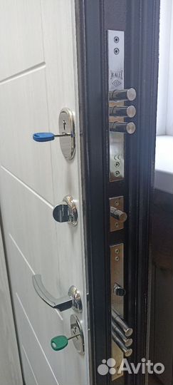 Дверь уличная в дом с терморазрывом
