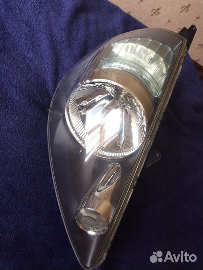 Фара передняя правая Honda jazz