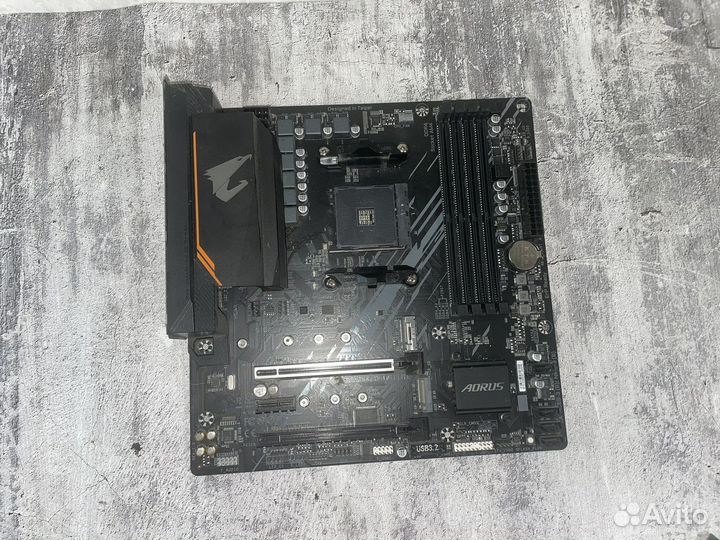 Материнская плата b550 aorus