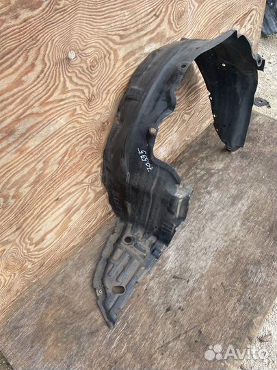 Подкрылок передний правый Nissan Ad VFY11