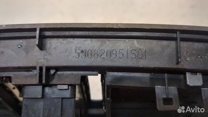 Дефлектор обдува салона левый передний Skoda Fabia