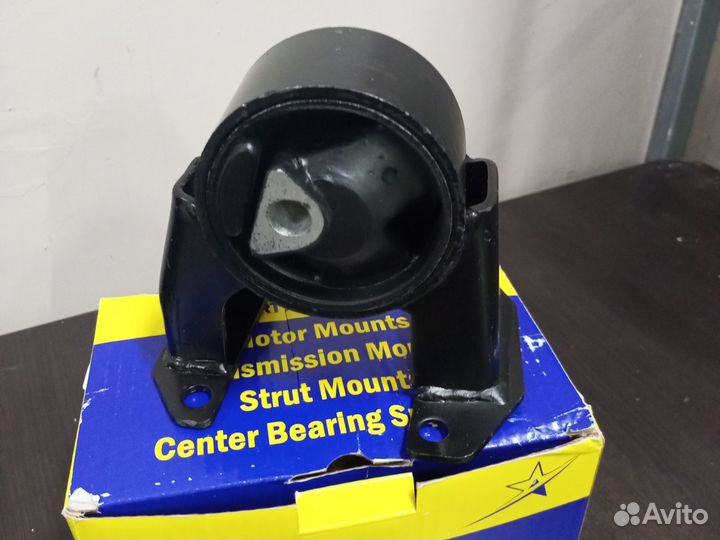 Подушка двигателя левая Нummer H3 EM-4015