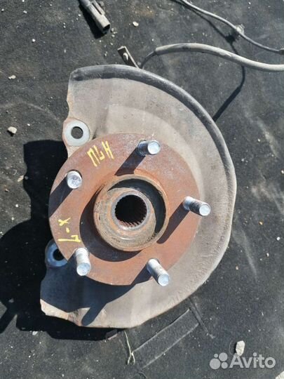 Поворотный кулак правый Mitsubishi Lancer X