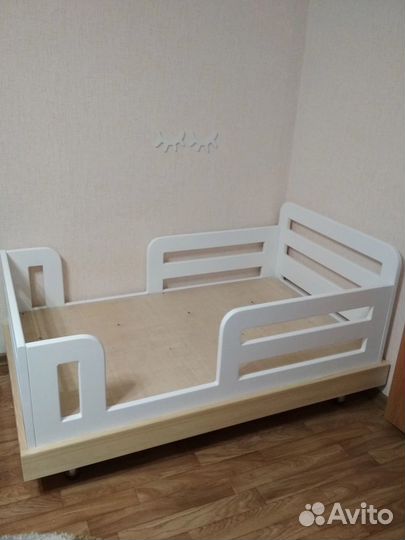 Кровать