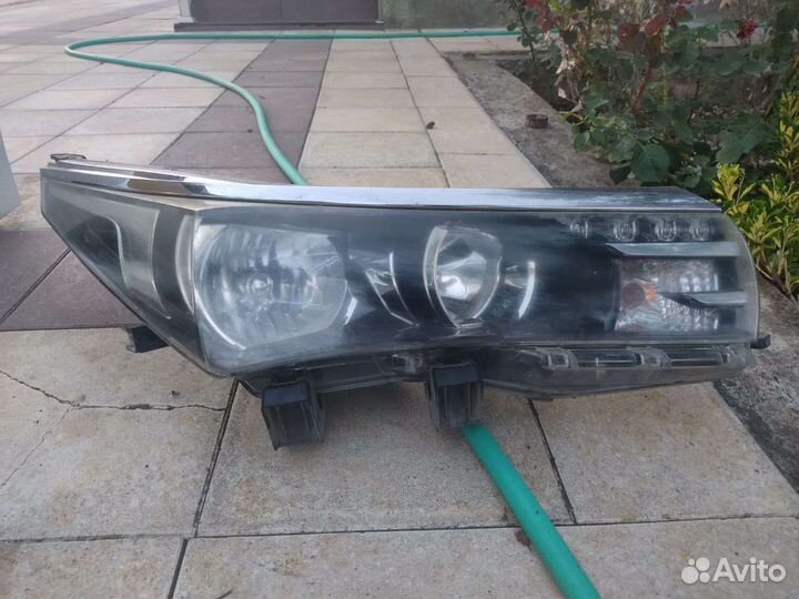 Фары королла 180