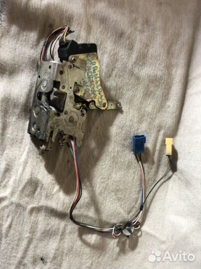 Замок двери багажника Mercedes-Benz