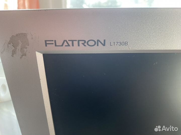 Монитор LG flatronL1730