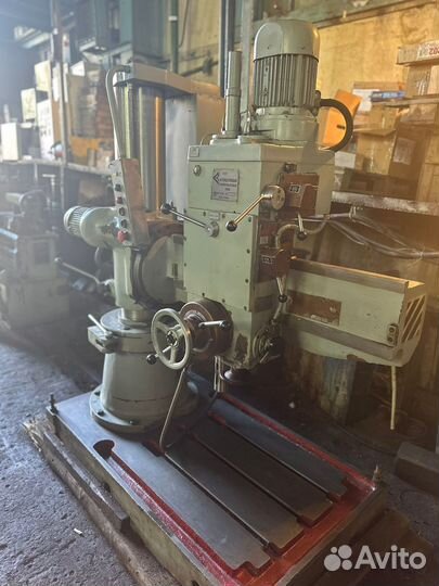 Станок радиально сверлильный 2532Л новый с хранени