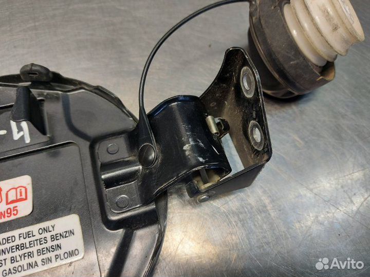 Лючок бензобака Suzuki Sx4 GYA M16A 2013