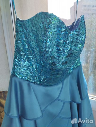 Вечернее платье