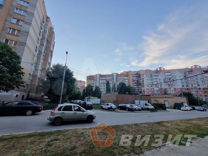 Отдельностоящее в жилом массиве, 60 м²