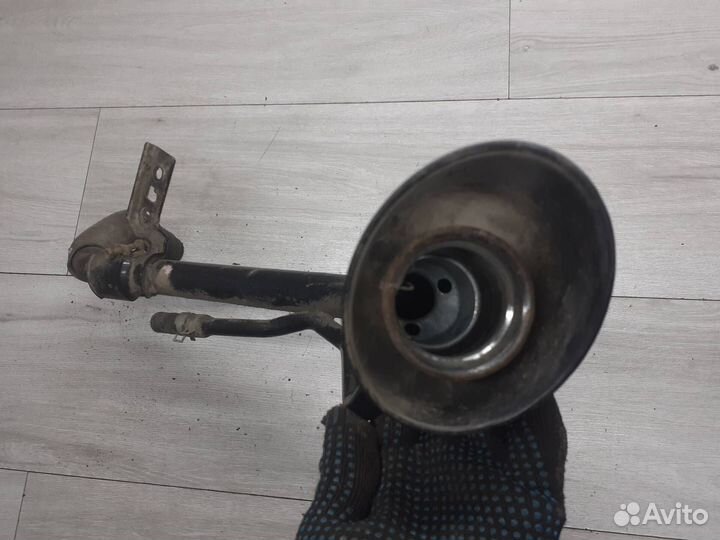 Топливно-заливная горловина Nissan Note E11