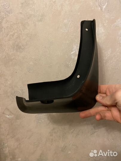 Брызговик задний правый Тойота Камри v40