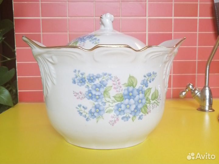 Супница винтажная, с рельефными ручками б