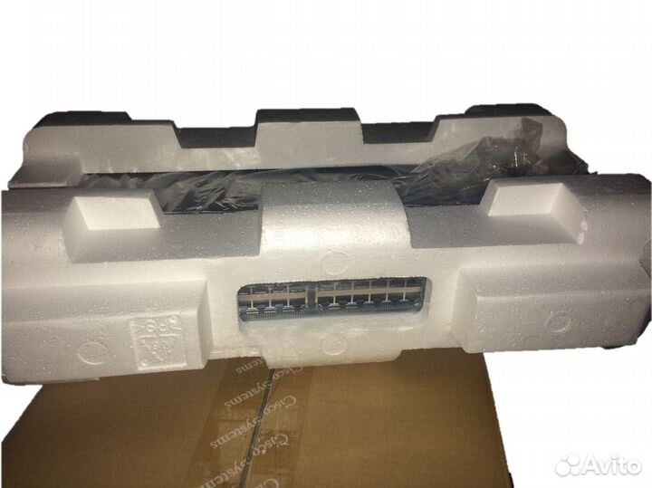 Коммутатор Cisco 2960-48TT-L