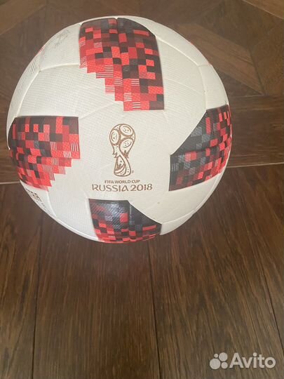 Футбольный мяч adidas telstar