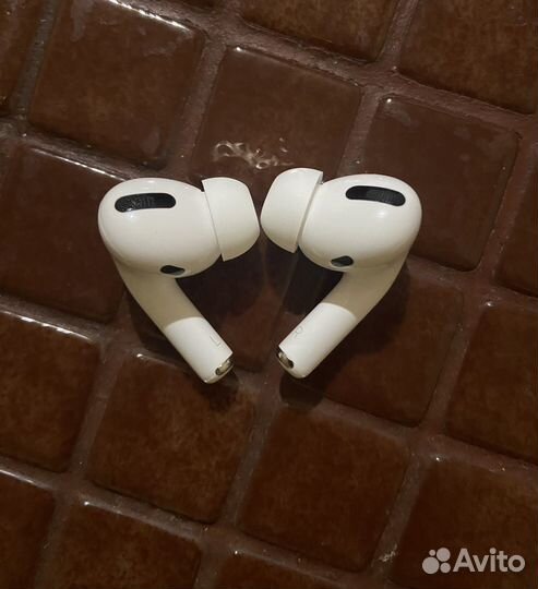 Беспроводные наушники Airpods