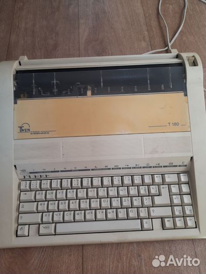 Пишущая машинка электрическая