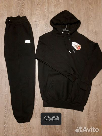 Спортивный костюм женский новый