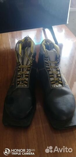 Лыжные ботинки