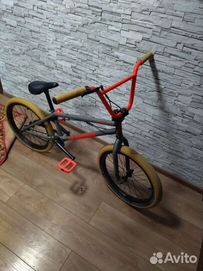 Трюковой велосипед бмх