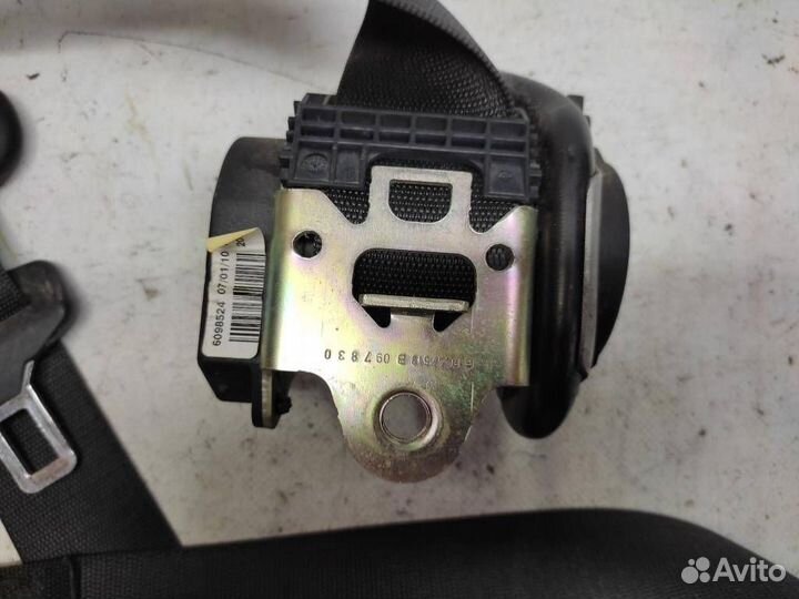 Ремень безопасности передний левый W639 V-class