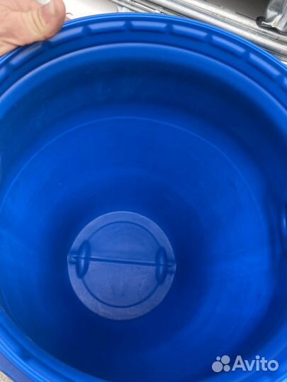 Бочка 65л с метал хомутом.Посуда под вино