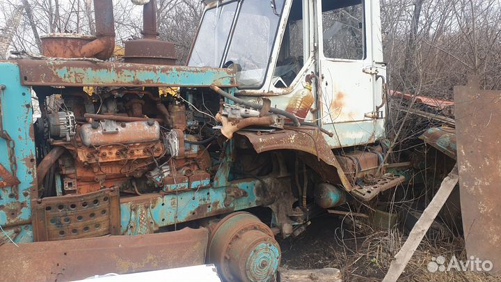 Продам трактор 150 на запчасти