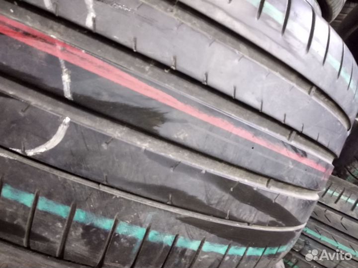 Pirelli P Zero 255/35 R19