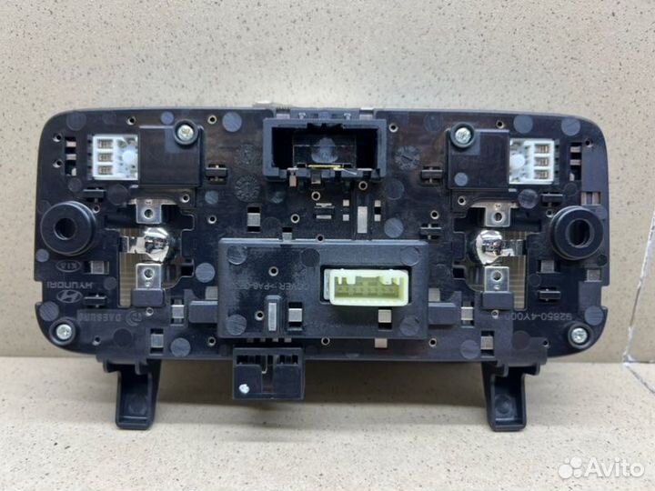 Плафон салонный передний Hyundai Solaris седан